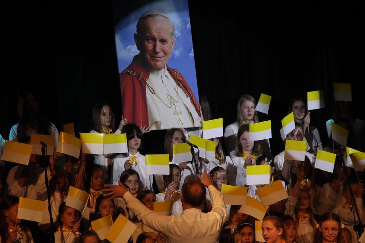 Brzesko. X Miesiąc Papieski i Ziarenka Nadziei dla św. Jana Pawła II