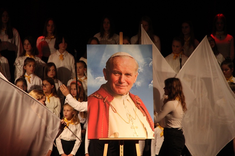 Brzesko. X Miesiąc Papieski i Ziarenka Nadziei dla św. Jana Pawła II