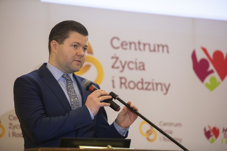 Tato – bądź, prowadź, chroń