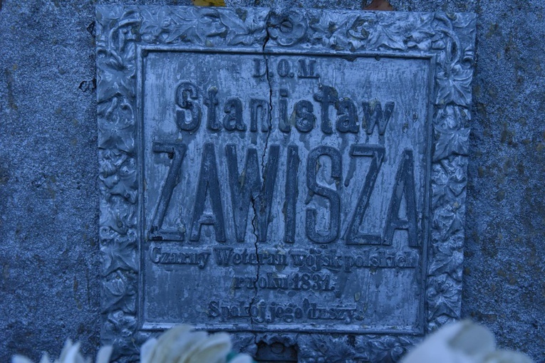 Nagrobki w Łososinie Górnej 