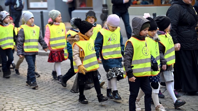 Skarby Jana Pawła II. Młodzi uczcili patrona Świdnicy