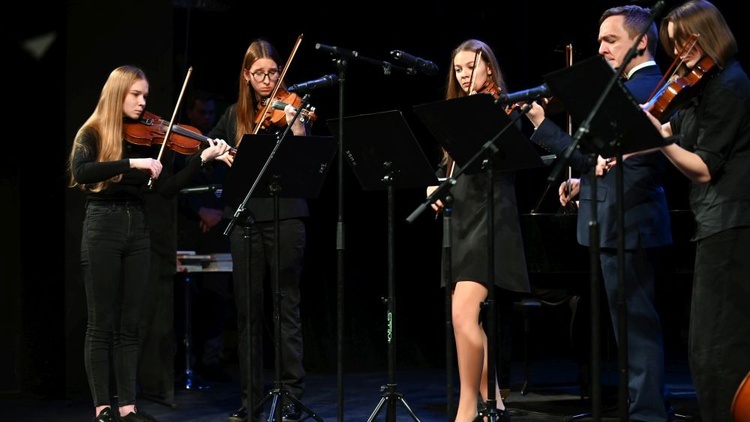 Gala papieska w świdnickim teatrze