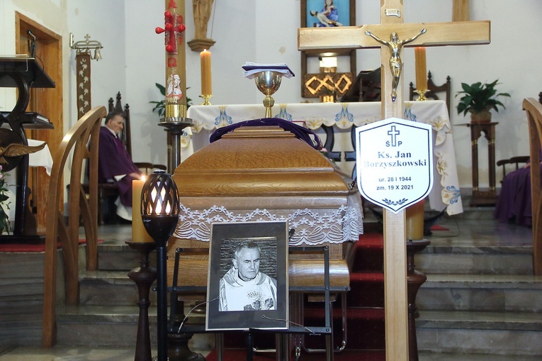 Uroczystości pogrzebowe zmarłego ks. Jana Borzyszkowskiego