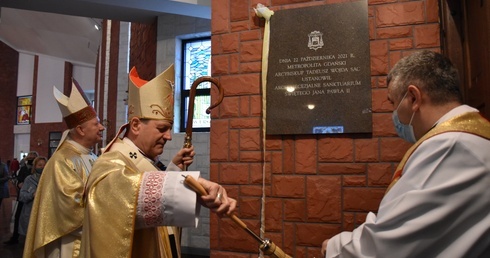 Abp Tadeusz Wojda ustanowił archidiecezjalne sanktuarium św. Jana Pawła II