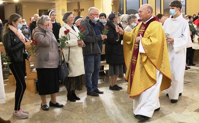 Wprowadzenie relikwii św. Rity do kościoła w Cygańskim Lesie