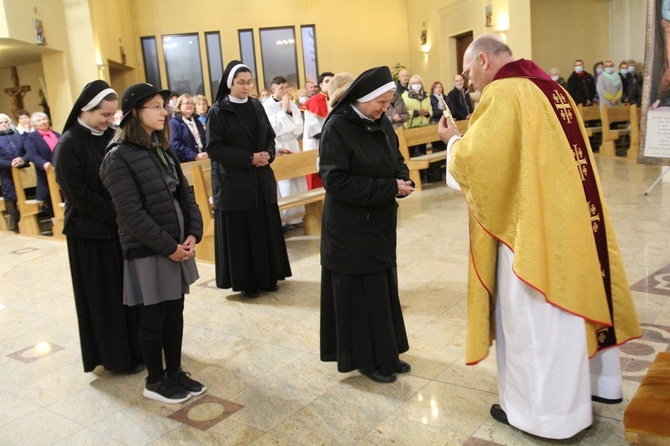 Wprowadzenie relikwii św. Rity do kościoła w Cygańskim Lesie