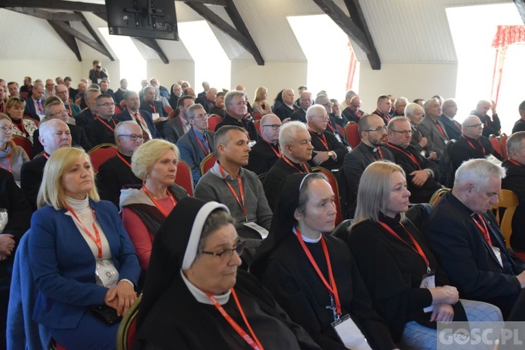 W Paradyżu trwa sesja robocza I Synodu Diecezji Zielonogórsko-Gorzowskiej