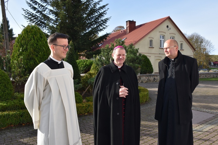 Konsekracja ołtarza w luzińskiej parafii