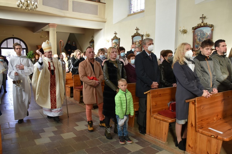 Konsekracja ołtarza w luzińskiej parafii