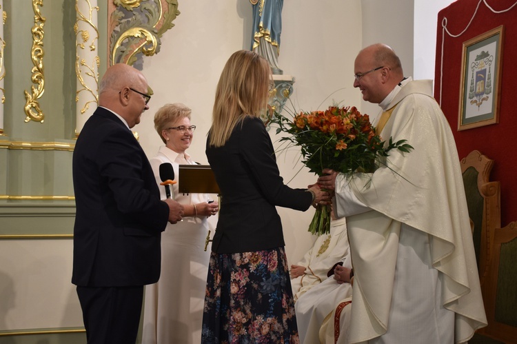 Konsekracja ołtarza w luzińskiej parafii