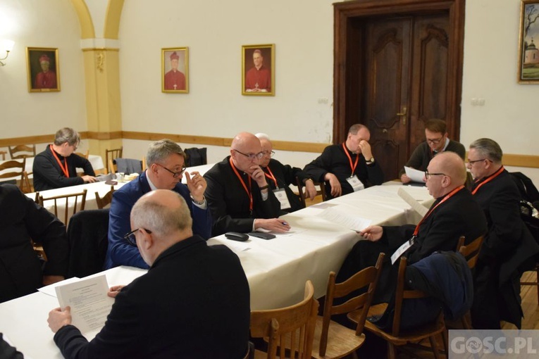 Synodalna praca w grupach