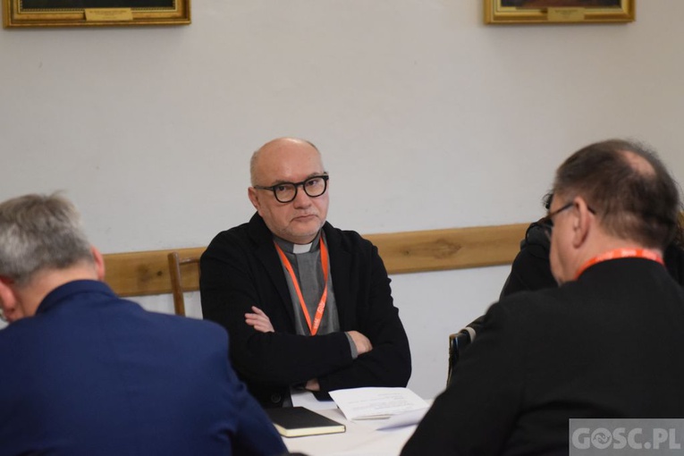 Synodalna praca w grupach