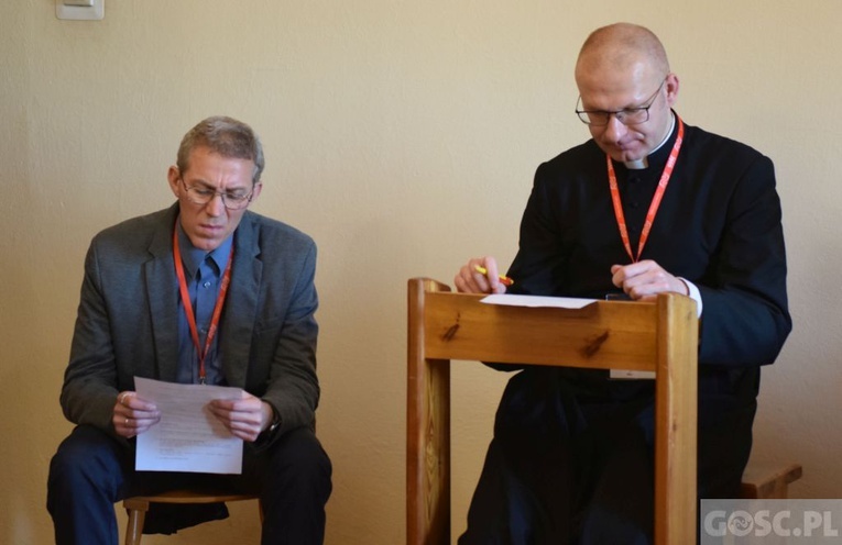 Synodalna praca w grupach