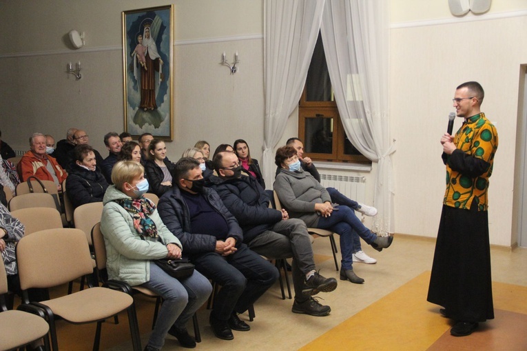 Dabrowa Tarnowska. Spotkanie z misjonarzem ks. Pawłem Dąbrową