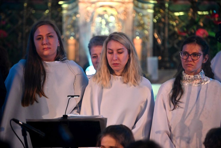 Świdnica. Rodzina "Sygnału Miłosierdzia" Janowi Pawłowi II