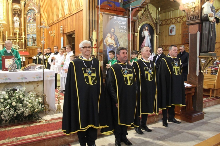 Jurków k. Limanowej. Nowa chorągiew Zakonu Rycerzy św. Jana Pawła II