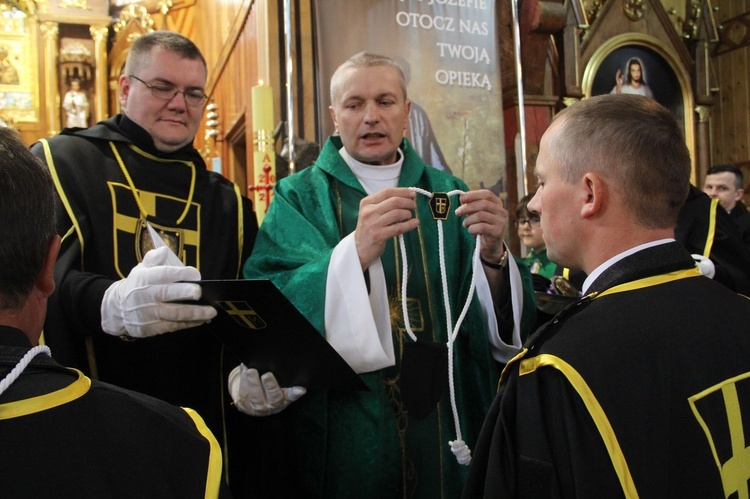 Jurków k. Limanowej. Nowa chorągiew Zakonu Rycerzy św. Jana Pawła II