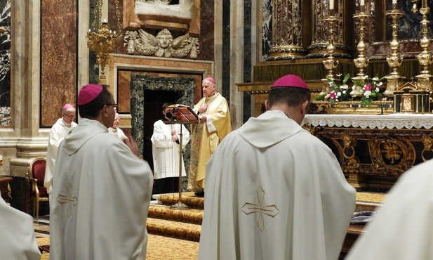 Bp Jan Kopiec: Przychodzi pomoc Matki, która wie, co nas stawia w bardzo kiepskiej sytuacji