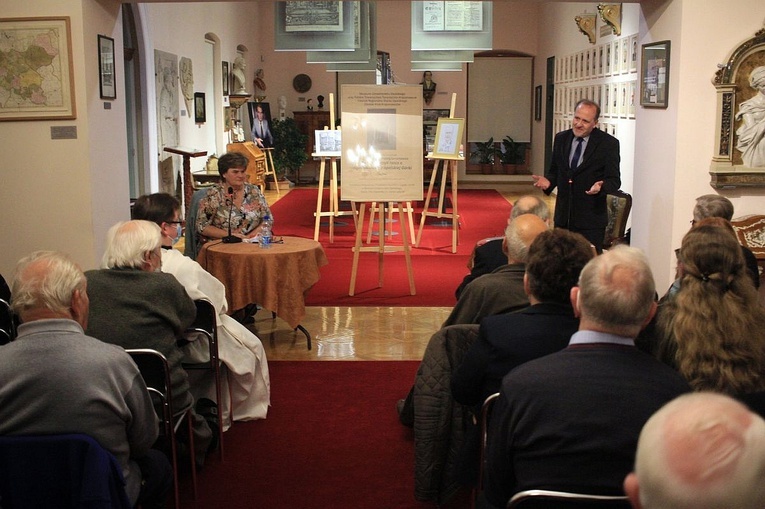 Spotkanie z prof. Anną Pobóg-Lenartowicz nt. dominikanów z opolskiej Górki
