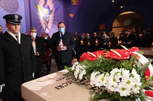 Katowice. Uczczono pamięć zmarłych