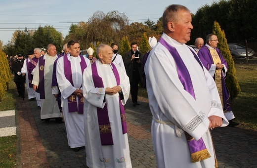 Pogrzeb śp. ks. prałata Eugeniusza Góry w Janowicach