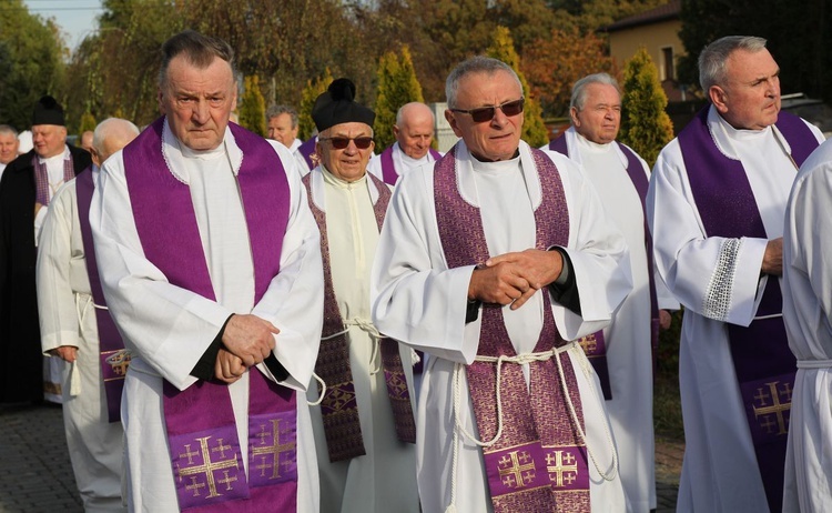 Pogrzeb śp. ks. prałata Eugeniusza Góry w Janowicach