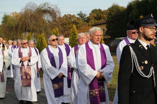 Pogrzeb śp. ks. prałata Eugeniusza Góry w Janowicach