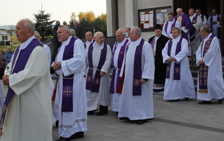 Pogrzeb śp. ks. prałata Eugeniusza Góry w Janowicach