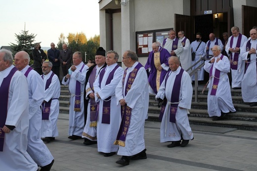 Pogrzeb śp. ks. prałata Eugeniusza Góry w Janowicach