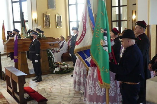 Pogrzeb śp. ks. prałata Eugeniusza Góry w Janowicach