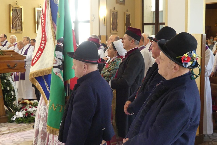 Pogrzeb śp. ks. prałata Eugeniusza Góry w Janowicach