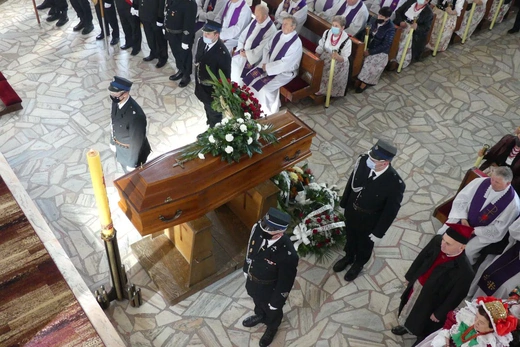 Pogrzeb śp. ks. prałata Eugeniusza Góry w Janowicach