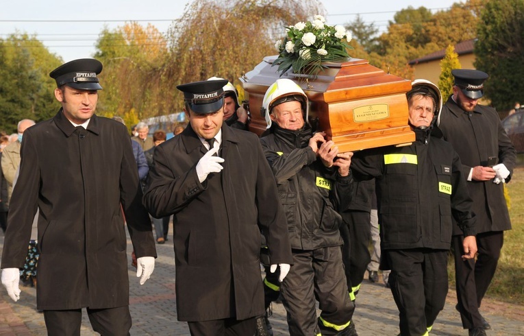 Pogrzeb śp. ks. prałata Eugeniusza Góry w Janowicach