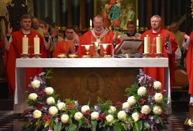 Od lewej: bp Zbigniew Zieliński, abp Tadeusz Wojda i bp Wiesław Szlachetka.