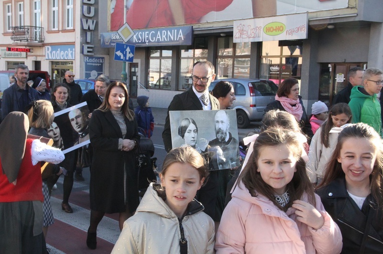 Dębica. Pochód Świętych Rodzin