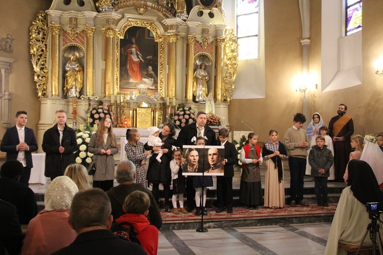 Dębica. Pochód Świętych Rodzin