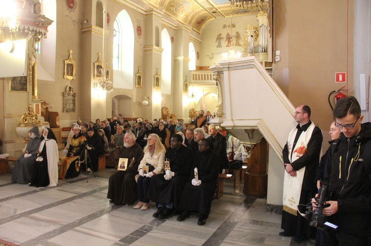 Dębica. Pochód Świętych Rodzin