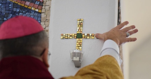 Żarska świątynia pw. Miłosierdzia Bożego poświęcona Bogu