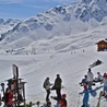 Narty w Alpach: z certyfikatem covidowym czy bez? W krajach alpejskich przyjęto różne rozwiązania