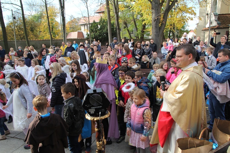 Wszyscy Święci w parafii pw. św. Jadwigi we Wrocławiu-Leśnicy