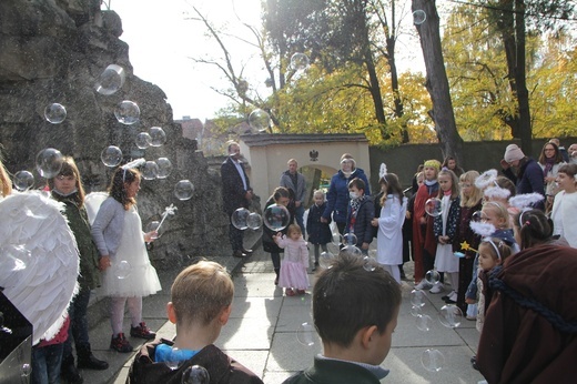 Wszyscy Święci w parafii pw. św. Jadwigi we Wrocławiu-Leśnicy