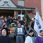 Ostatnie pożegnanie o. Krzysztofa Janasa OFMConv w Harmężach