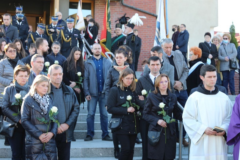 Ostatnie pożegnanie o. Krzysztofa Janasa OFMConv w Harmężach