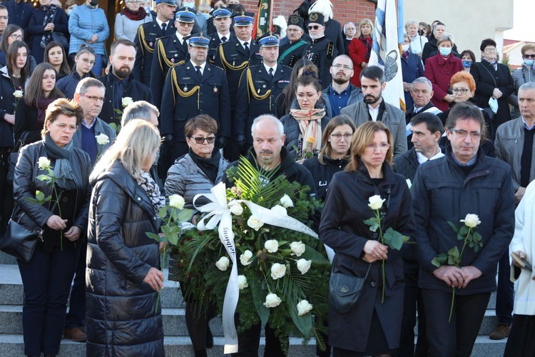 Ostatnie pożegnanie o. Krzysztofa Janasa OFMConv w Harmężach