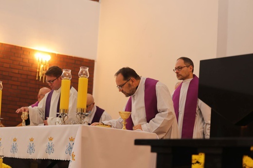 Ostatnie pożegnanie o. Krzysztofa Janasa OFMConv w Harmężach
