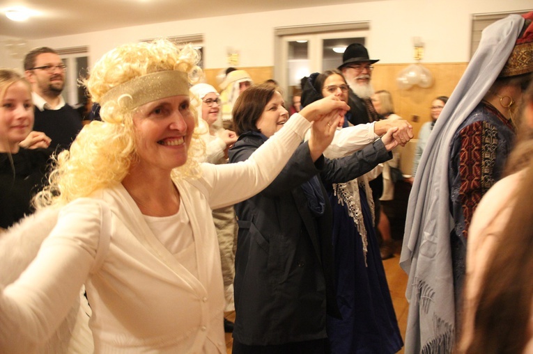 Święci balowali w Długołęce