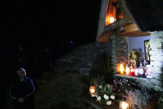 Trówieś - Istebna Jaworzynka, Koniaków - poświęcona Sercu Jezusa przez Serce Maryi na Ochodzitej