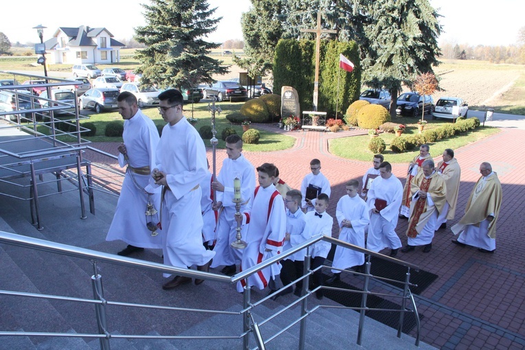 Zabrnie. 40 lat parafii