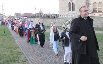 Wszyscy święci dziś balują w niebie, a wczoraj... w Borzęcinie