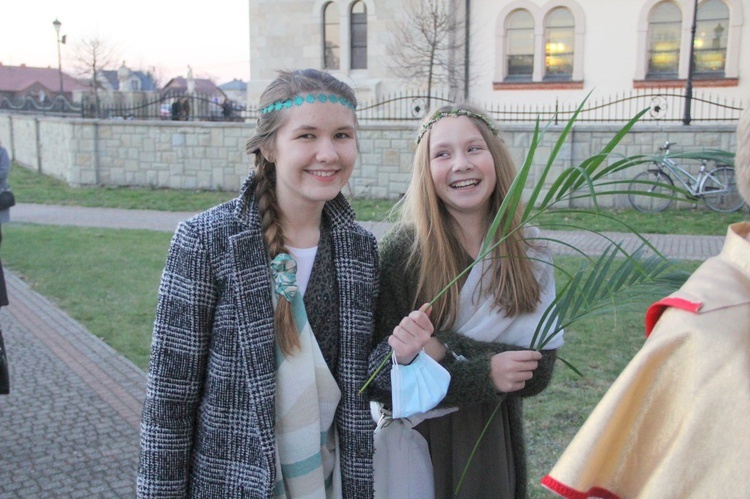 Borzęcin. Bal wszystkich świętych